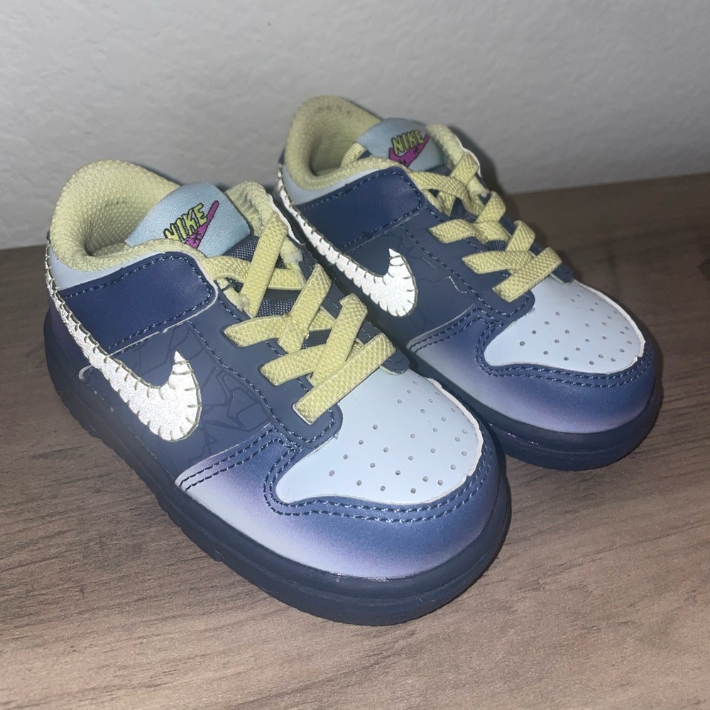 Toddler Nike sneakers
